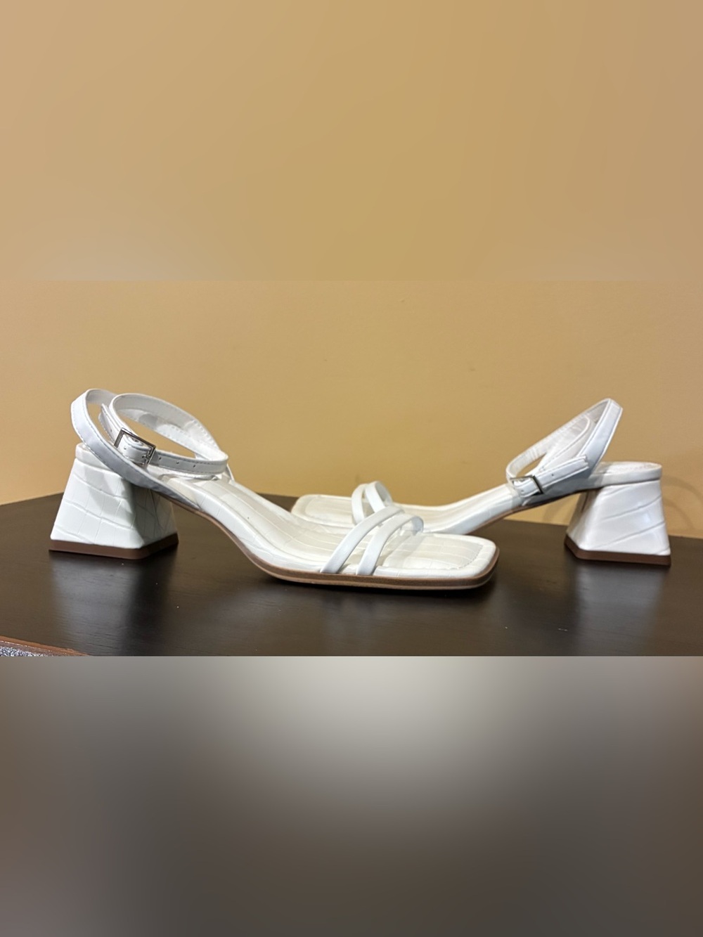 ASOS DESIGN Honeybee block heel sandals Adj Strap Faux Croc Off White SZ.7 NWOB